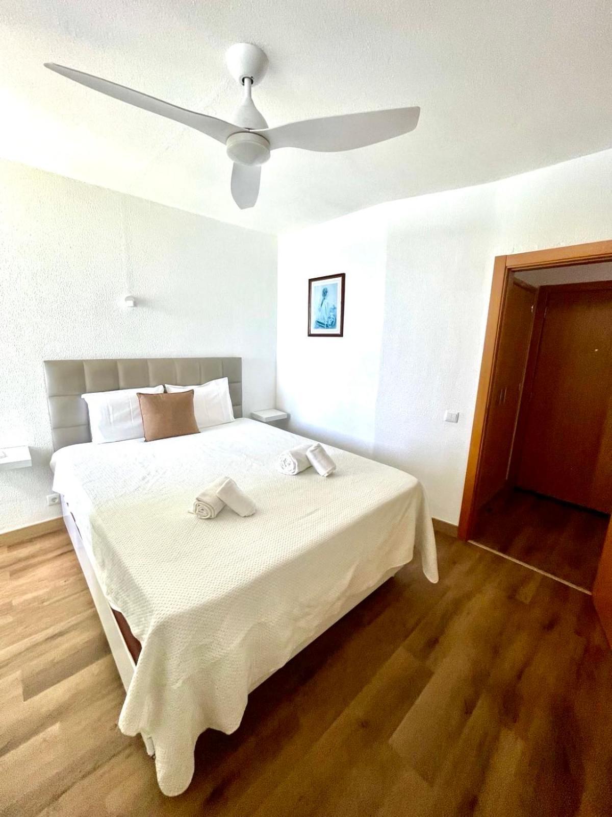 Top Ocean View Apartment - Amazing Sunset - Modern Style - Pool & 200M To Beach بورتيماو الغرفة الصورة